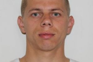 FOTO. Bărbat dispărut cu tot cu maşină. Poliţiştii apelează la ajutorul tuturor!