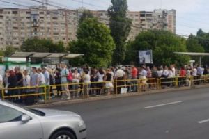 Linia tramvaiului 41 a fost blocată în această dimineaţă din cauza unei avarii la reţeaua de contact. Traficul a fost dat peste cap