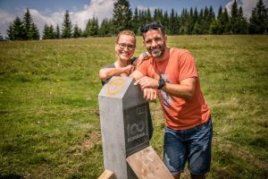 Până când vor fi puse toate bornele pe Via Transilvanica. Andreea Esca: Ce n-a putut să mă convingă tata a reuşit Tibi Uşeriu