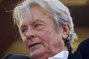 Alain Delon trece prin momente critice: 