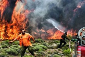 Grecia, infernul biblic. Cadavre găsite îmbrăţişate, oamenii n-au avut scăpare nici în mare FOTO