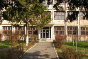 Primăria Braşov a scos la licitaţie mansardarea Școlii generale nr. 2