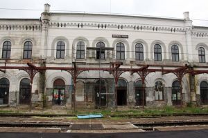 Lucrările la Gara Iţcani, sistate până la „actualizarea proiectului”