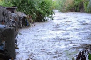 BARAJ prăbuşit: Cel puţin 19 persoane au murit