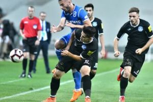 Campionatul intern a început în anonimat şi cu fotbal medicoru