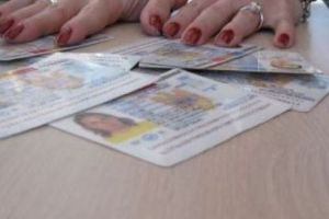 Înregistrarea numelui de familie/prenumelui cu ortografia limbii materne