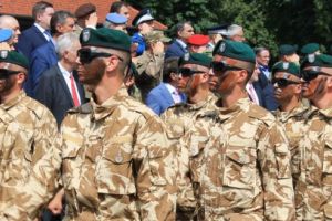 FOTO: Emoţii la ceremonia militară de absolvire a „Cursului întrunit de calificare operator forţe pentru operaţii speciale”