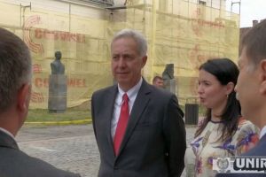 FOTO, VIDEO: Hans Klemm, ambasadorul SUA în România, prezent la Muzeul Naţional al Unirii Alba Iulia. Eveniment omagial dedicat preşedintelui american Thomas Woodrow Wilson