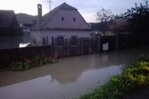 Se dau despăgubiri pentru inundaţiile din judeţul Sibiu. Cine cât primeşte