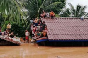 Ploile abundente FAC VICTIME! MII de persoane BLOCATE pe o insulă. Bilanţul provizoriu: 19 MORȚI