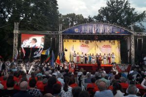 A început ”cea mai mare nuntă din lume, singura fără dar”. ”Nuntaşi” din 15 ţări, la Bistriţa