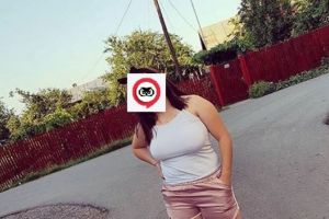 Cu iubitul plecat, o ploiesteanca din 1 Mai rupe netul cu poze deochiate, in care isi arata sanii imensi! O cunosti?