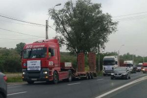 Un protest pe DN 7, împotriva unui singur om