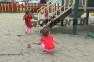 Încep modernizările în 14 locuri de joacă din Târgu-Jiu!