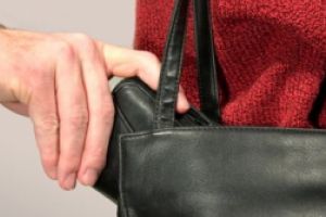 Furt într-un market din Mătăsari