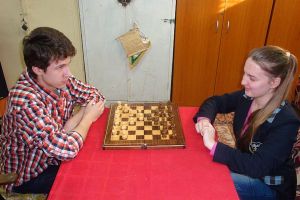 Elevii care au scutire la sport vor face şah