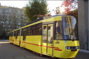 RATB continuă separarea, cu garduri, a liniilor 1 şi 10 de tramvai  pe alte trei porţiuni din Capitală