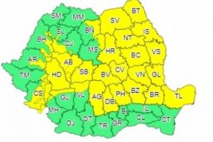 COD GALBEN de PLOI TORENŢIALE de la noapte până sâmbătă: Peste jumătate de ţară intră sub atenţionare