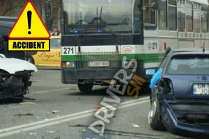 FOTO. Sătmărean implicat într-un accident grav. Patru victime, transportate la spital