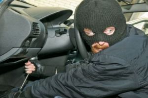 Ce se mai fura prin Prahova: Doi barbati si o femeie, 