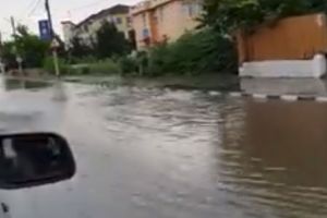 Localitatea Tuzla, dupa codul portocaliu de vreme rea. Cum se circula pe DN 39 dupa ploaia torentiala cazuta (galerie foto-video)