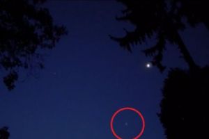 FILMUL care CONFIRMĂ TOTUL. E ADEVĂRAT! LUMINILE MISTERIOASE din Munţii Buzăului, SURPRINSE pe cameră. Nu e filmarea vreunui EXALTAT, ci RODUL MUNCII unei ECHIPE de DOCUMENTARE