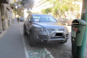 Aproape 1.300 de amenzi in doua luni, pentru soferii care blocheaza pistele de biciclete