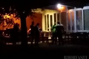 Scandal sângeros în faţa unui bar din Oradea: un tânăr a ajuns de urgenţă în sala de operaţie (FOTO)