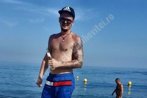 PUCIOASA: Tânăr găsit mort în maşină. Poliţiştii au găsit droguri în autoturism