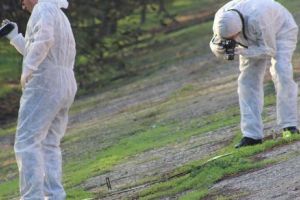 MOARTE SUSPECTĂ la Pucioasa. O poveste ÎNCÂLCITĂ cu iz MAFIOT. Muguri de CANNABIS, găsiţi lângă trupul fără suflare