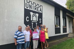 FOTO. Angajaţi ai CS Unirea Alba Iulia au oprit activitatea, nemulţumiţi că au cele mai mici salarii