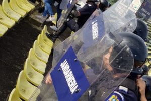 Jandarmii argeşeni s-au „antrenat”, în această dimineaţă, pentru începerea campionatului ligii secunde la fotbal