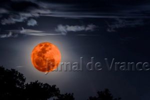 Spectacol pe cer! Cea mai lungă eclipsă de Lună, vizibilă din România