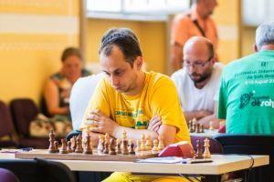 Maestrul Internaţional Daniel Baratosi şi-a făcut şah-mat adversarii