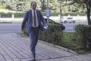 DEZVĂLUIRE din interiorul DNA, făcută chiar de un procuror şef: Pe rolul instituţiei sunt 300 de dosare care vizează magistraţi