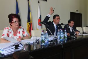 Tensiuni in sedinta Consiliului Judetean Constanta! Bogdan Bola si Horia Tutuianu, dezacord pe tema unui proiect privind transportul elevilor