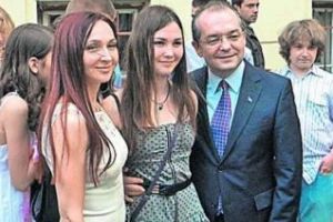 Fiica lui Emil Boc, admisă la Facultatea de Medicină Dentară a UMF Cluj