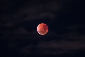 VIDEO - ECLIPSA TOTALĂ DE LUNĂ