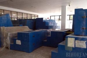 Magazie din florărie: Sectorul de flori din Piaţa Rogerius a ajuns o… părăseală