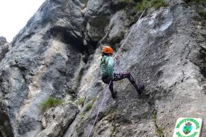 DÂMBOVIȚA: O nouă „promoţie” de tineri a absolvit „şcoala” muntelui