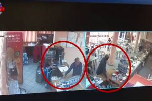 Proprietarii autoservirii de la autogară îl caută pe un bărbat care le-a furat banii din casă