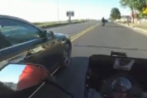 Un motociclist dereglat ameninta soferii in trafic / “Braila, fu..t-i Braila ma-tii! Moldova!”