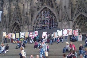 INCREDIBIL! Trei oraşe din Germania vor mai mulţi refugiaţi