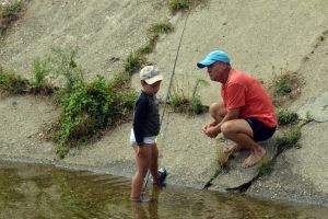 Copiii pasionaţi de pescuit, îndemnaţi să participe la Cupa Pescarului Bihorean Junior