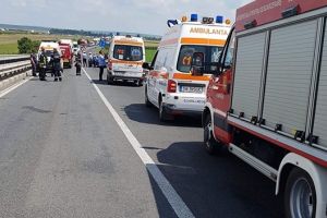 Ambulanta implicata intr-un accident, in Timis. Sapte persoane au fost transportate la spital