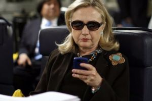 Hillary Clinton şi Colin Powell VOR JUCA într-un serial  celebru