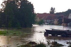 FOTO Inundaţii în judeţul Sibiu – Pompierii au intervenit prompt