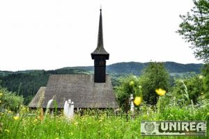 FOTO: Biserica de lemn din Goieşti – Vidra, locul în care spiritele moţilor veghează Munţii Apuseni de secole