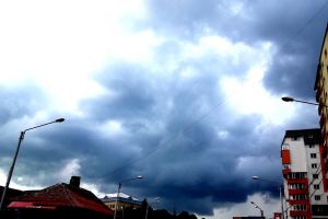 Nou cod galben de ploi şi vijelii, dar şi de inundaţii, în Bistriţa-Năsăud