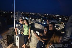 250 de trepte şi o privelişte de poveste: Orădeni şi turişti s-au înghesuit, sâmbătă noaptea, să admire oraşul din Turnul Primăriei (FOTO/VIDEO)